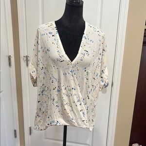 Floral V-Neck Women's Top - Cream